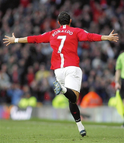 包括曾在 包括曾在